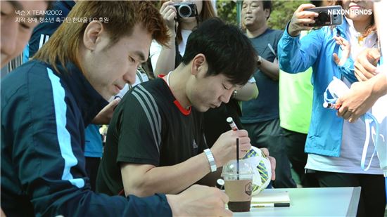 [카드뉴스]동찬이가 축구 국가대표의 꿈을 키우는 곳은