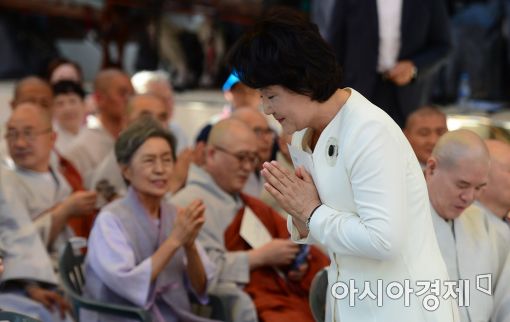 현모양처 표본, 그림자 내조형…역대 영부인 역할 어디까지