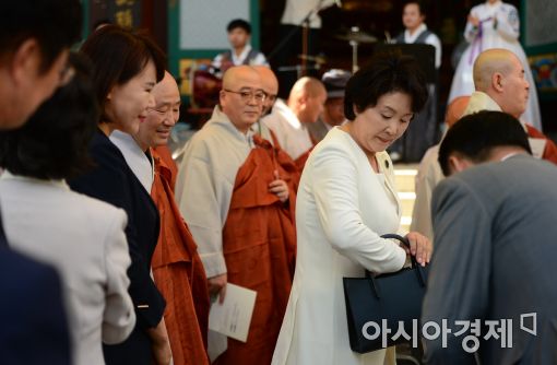 [포토]김정숙 여사, 봉은사 전통문화체험관 준공식 참석