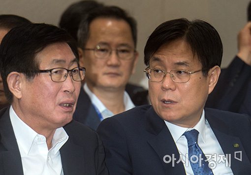 [포토]이야기 나누는 조환익 한전·이관섭 한수원 사장