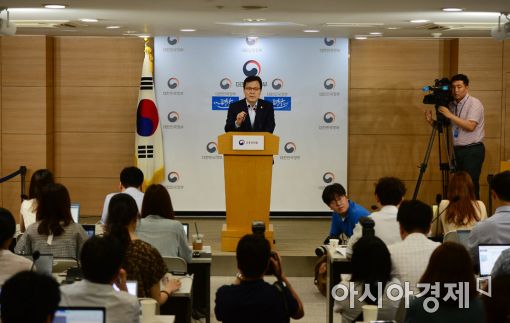 [포토]최종구 금융위원장, 취임 후 첫 기자간담회