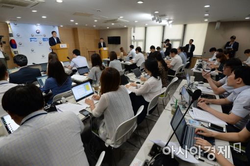 [포토]최종구 금융위원장, 취임 후 첫 기자간담회