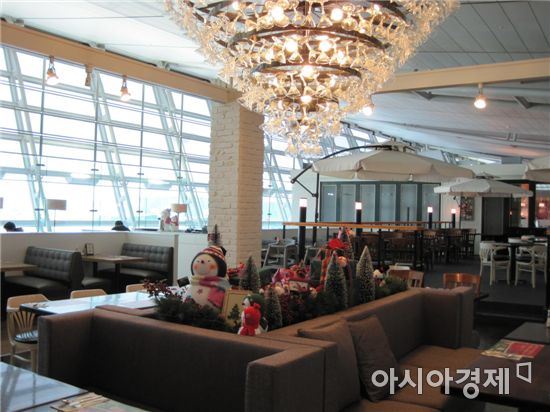 [성공 1세대, 왜 몰락했나③]사라진 패밀리레스토랑…무더기 점포 폐점