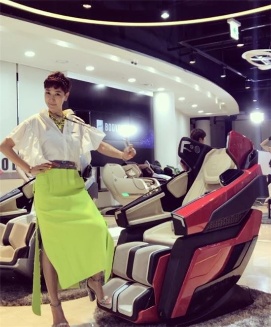 바디프랜드 홍보대사 배우 '변정수'…안마의자 '피로회복'