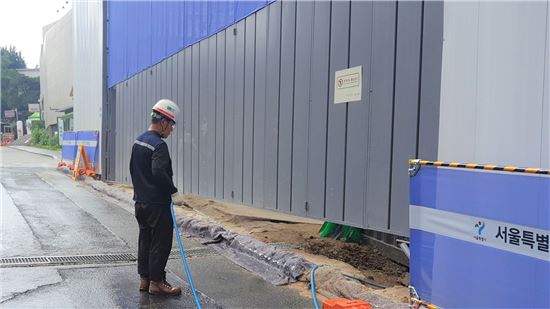 폭염 속 야외근로자, 목숨 건 '식은땀' 흐른다