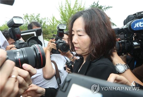 '문화계 블랙리스트' 조윤선 석방…"이게 나라냐" 사법부 비난