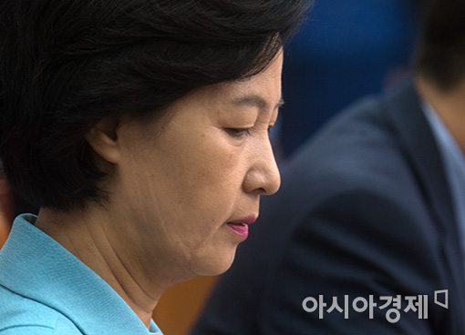 [포토]굳게 입다문 추미애 대표