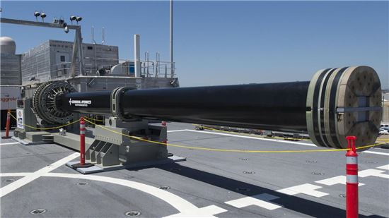 미 해군이 2016년 공개했던 레일건 모습(사진=위키피디아)