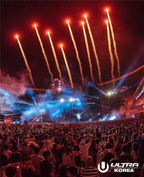 EDM(일렉트로닉 댄스 뮤직) 열풍 속, EDM의 정체는?