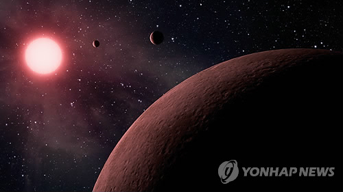 4천 광년 너머 외계행성 공전하는 ‘엑소문‘ 첫 관측