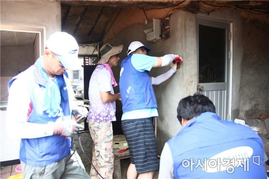 삼성전기, 23년째 농촌 봉사활동…전선 정비·작물 수확