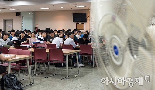 [포토]폭염도 못 이기는 입시열기