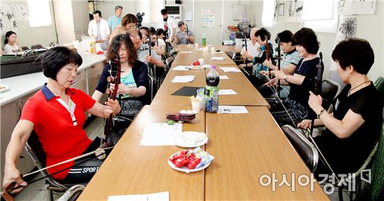 [포토]광주동구행복학습센터, “우리마을 해금 연주단”