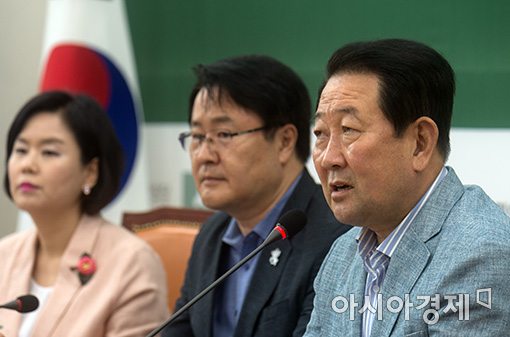 [포토]박주선 비대위원장, 전당대회 관련 기자간담회