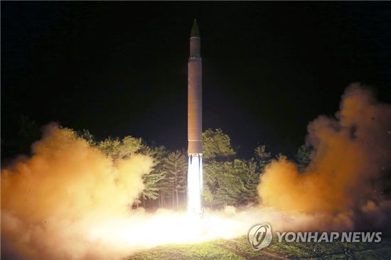 "북한정권 붕괴한 뒤 미군은 완전히 한반도서 철수" 키신저 발언 논란