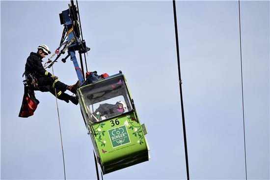 獨, 케이블카 사고‥아찔한 구조 현장