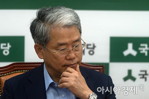 [포토]심각한 표정의 김동철 원내대표