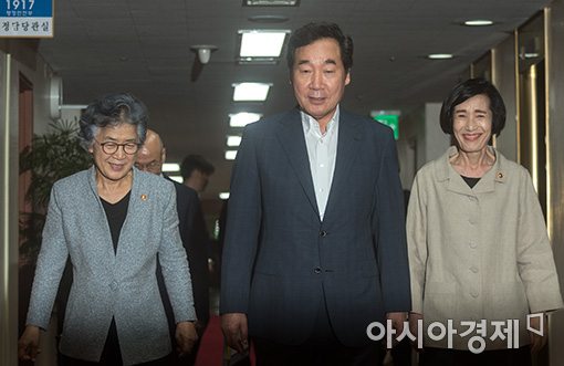 李총리, 유관순 열사 생가 방문…"여성 독립운동가 더 많이 찾아내겠다"