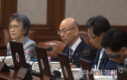 [포토]이효성 방통위원장, 국무회의 첫 참석