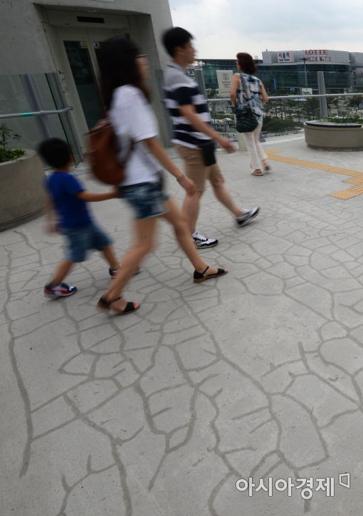 [포토]두 달 만에 땜질 공사한 서울로 7017