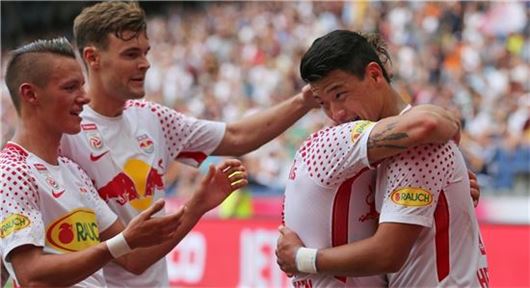 황희찬, 라피드 빈과의 경기서 시즌 9호골 신고 