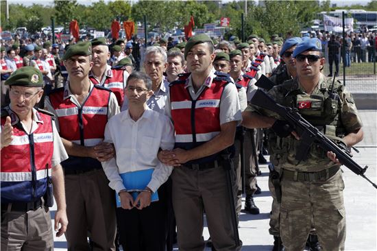 '피고 500명' 터키, 쿠데타 세력 재판…최고형 예상