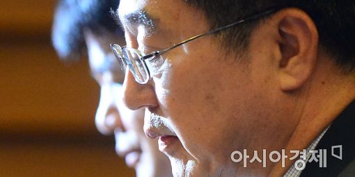 [포토]김동연 경제부총리의 고뇌