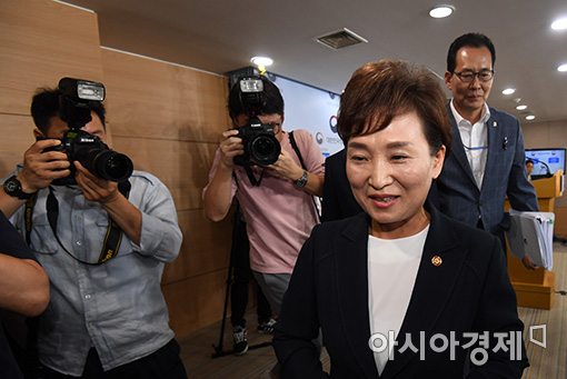 [포토]김현미 국토부 장관의 미소