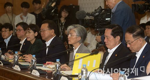 [포토]신중한 국무위원들