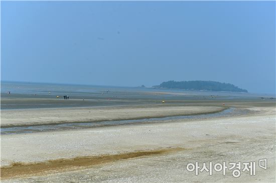 더위 식히러 청정 고창 동호해수욕장으로!