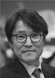 한규동 문학아카데미 시인회장 