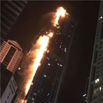 두바이 초고층 '토치 타워' 화재 진화…"그렌펠 참사될 뻔"