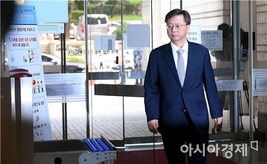 檢, 최윤수 구속영장 검토…우병우 소환 임박
