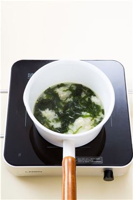 「오늘의 레시피」미역 채소죽