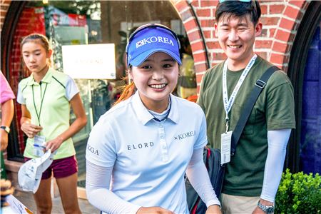 최혜진이 롯데 모자를 쓴다. 2년 총액 10억원에 성적에 따른 인센티브는 별도로 받는 조건이다.
