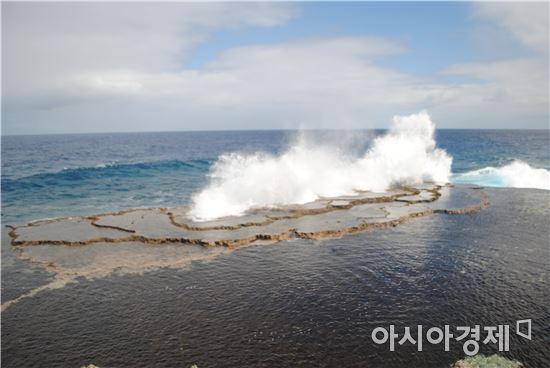 ▲통가타푸 해변의 블로우 홀(Blow Holes).