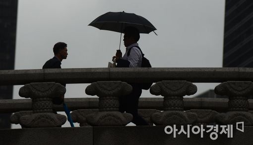 [오늘날씨]전국 구름 많다가 밤 사이 중부 지역 등에 비