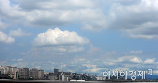 [내일 날씨] 전국 대체로 '맑음'…오후부터 구름