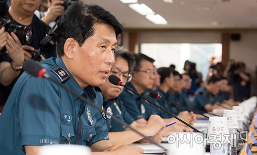 [포토]발언하는 강인철 전 광주경찰청장