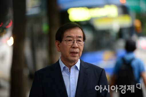 [포토]소녀상 버스 탑승 소감 밝히는 박원순 시장