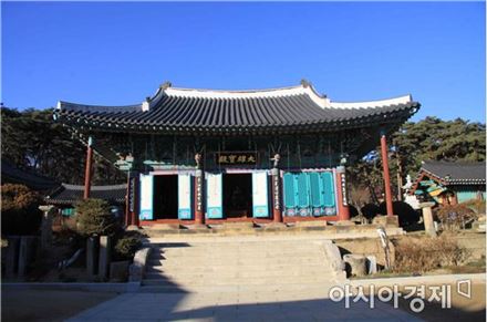 ‘화성 용주사 대웅보전’ 보물 제 1942호 지정