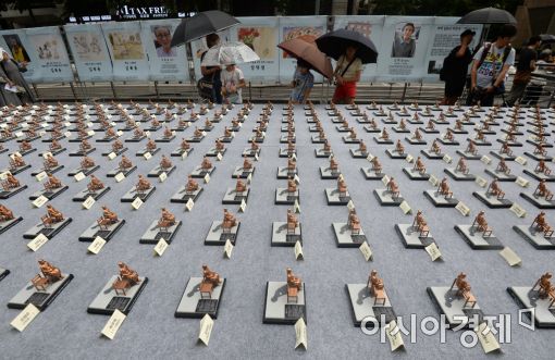 [포토]청계광장에 놓인 500개의 평화의 소녀상 