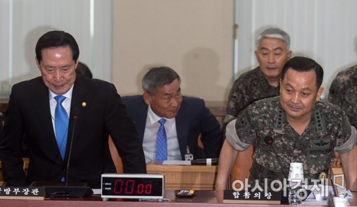 [포토]국회 긴급 현안질의 출석한 송영무·이순진