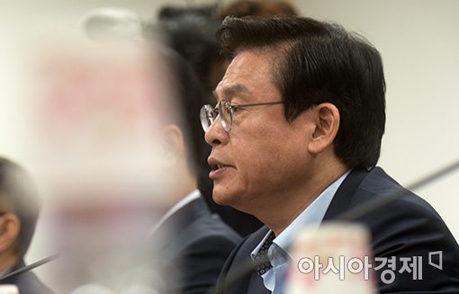 정우택, 김동철 만나 '인준 부결' 요청…"사법부 좌경화 막아야"