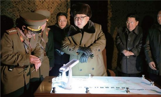 북한이 2016년 3월 김정은의 탄도미사일 발사훈련 참관 소식을 전하면서 공개한 사진./사진=노동신문