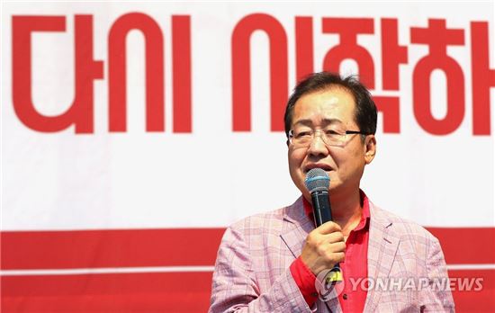 한국당 “문재인 대통령 취임 100일 기자회견, 알맹이 없어” 혹평 