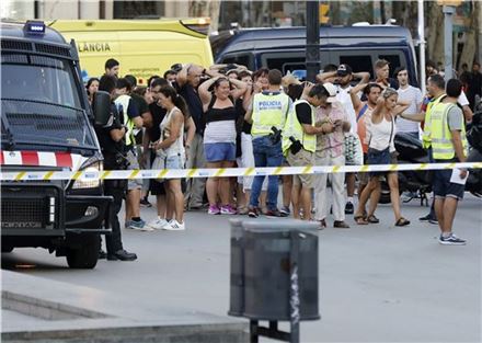 '연쇄테러' 스페인…바르셀로나 등 120명 사상·4명 사살