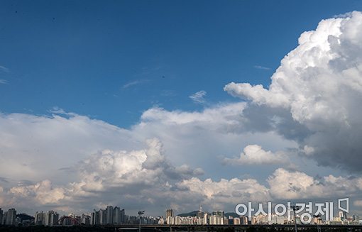 [포토]뭉게구름 몰린 서울하늘