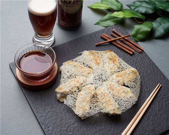 4월에 과자·만두·어묵 안 오르는 게 없다…10곳 중 8곳 "가격 올립니다"