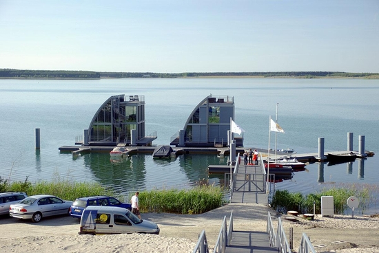 캠핑카, 보트, 둥지까지…주택난이 주거 풍경을 바꾼다